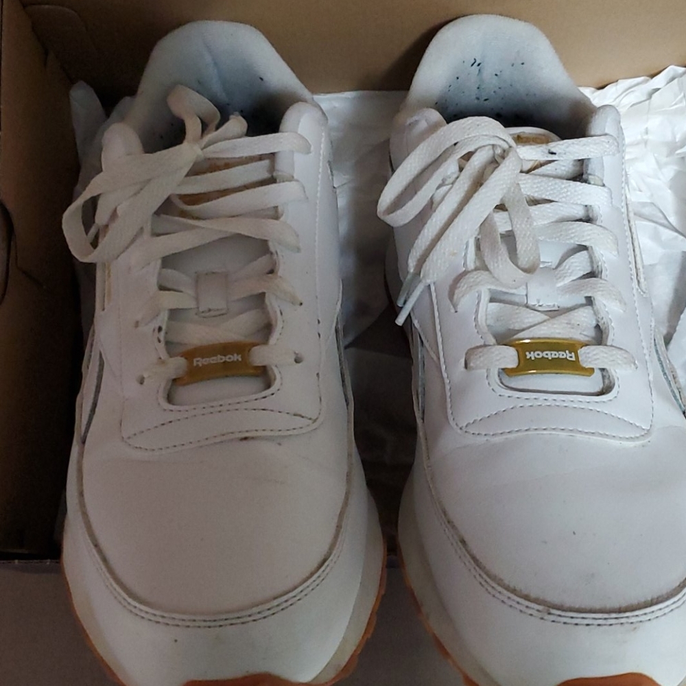 Reebok tennis shoes size 11 men's